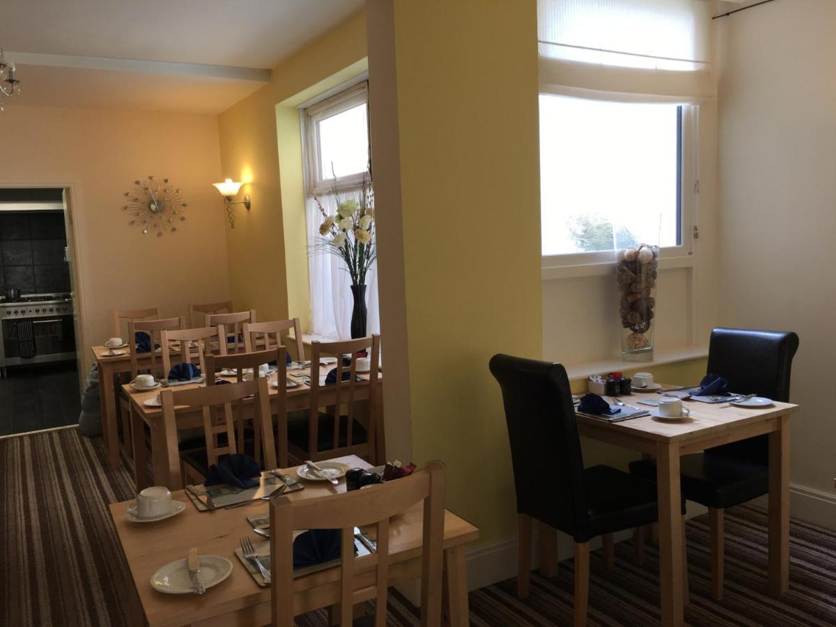 Lyndawn Bed & Breakfast Blackpool