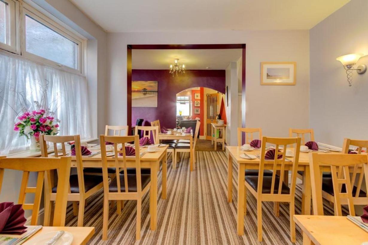 Lyndawn Bed & Breakfast Blackpool